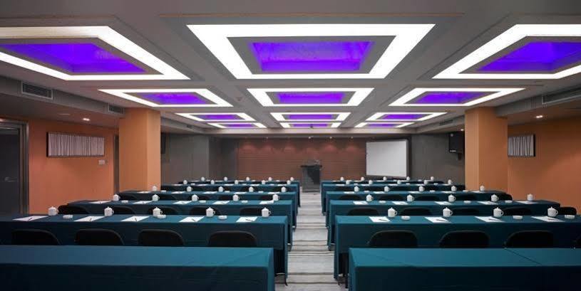 Logosun Hotel Vuhan Dış mekan fotoğraf